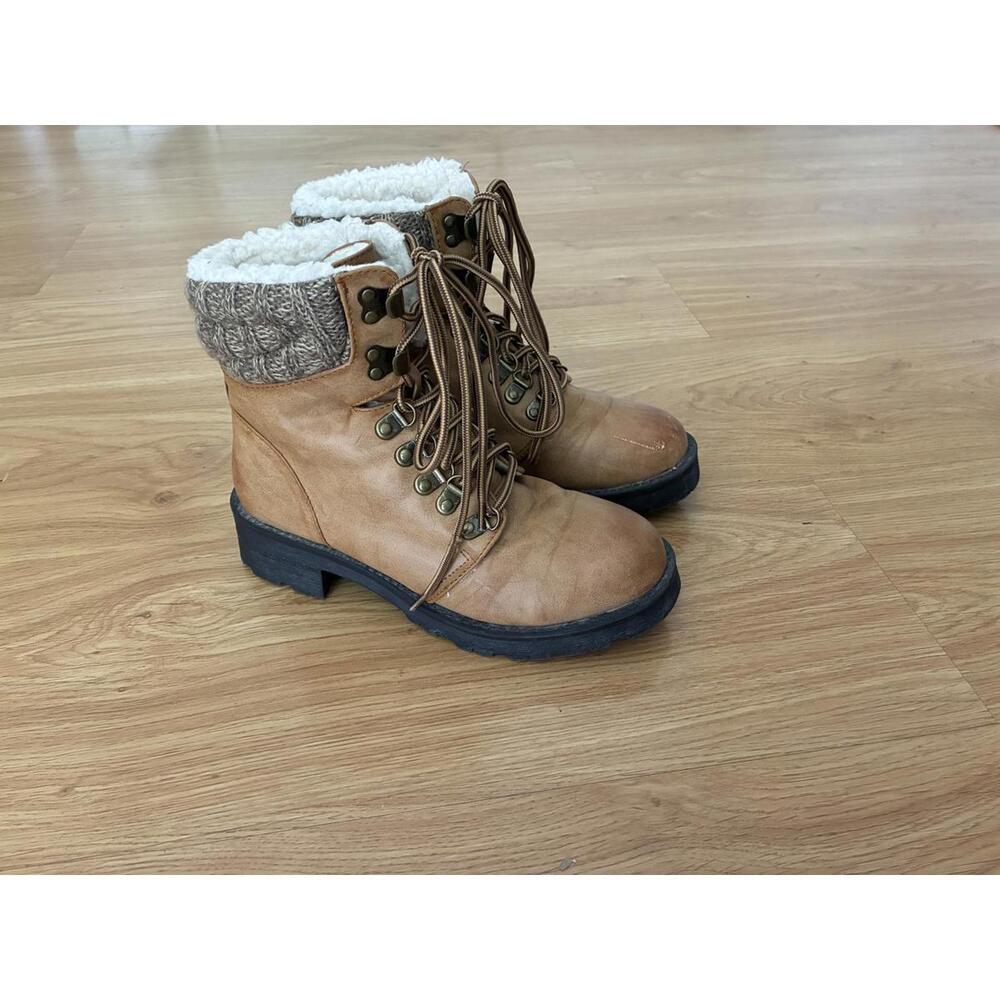 MIA fur lined leather boots. Women’s Sz 6.5.